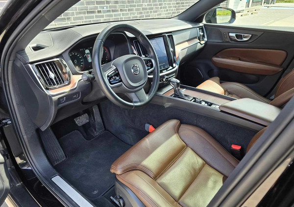 Volvo V60 Cross Country cena 132900 przebieg: 179000, rok produkcji 2020 z Zabrze małe 781